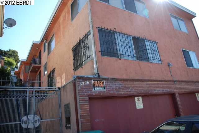 3206 PARK BLVD, OAKLAND, California 94610-3963, ,Comm Ri Multi-units 5+,For Sale,PARK BLVD,40589834
