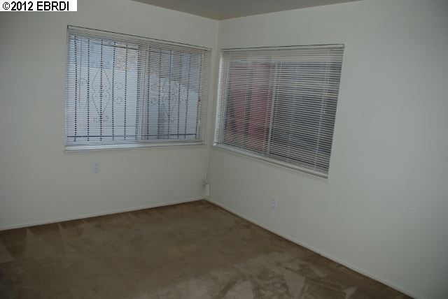 3206 PARK BLVD, OAKLAND, California 94610-3963, ,Comm Ri Multi-units 5+,For Sale,PARK BLVD,40589834