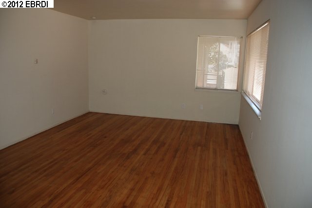 3206 PARK BLVD, OAKLAND, California 94610-3963, ,Comm Ri Multi-units 5+,For Sale,PARK BLVD,40589834