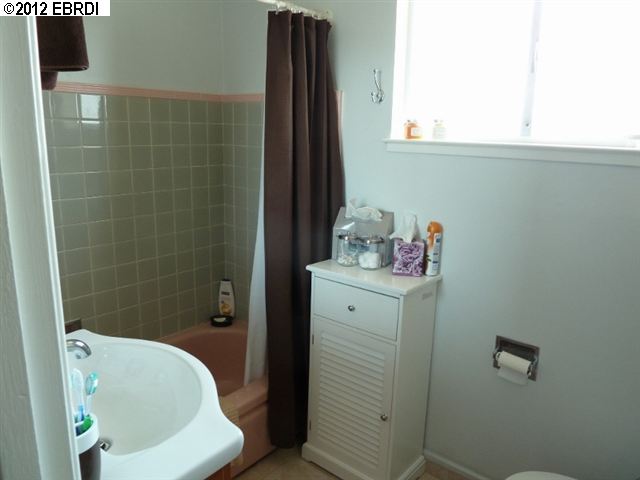 1250 141ST AVE, SAN LEANDRO, California 94578-2716, ,Comm Ri Multi-units 5+,For Sale,141ST AVE,40591724