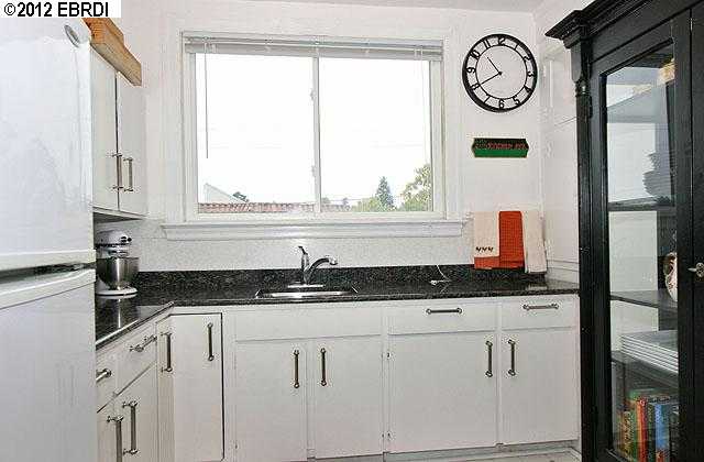 810 WALKER AVE, OAKLAND, California 94610-2004, ,Comm Ri Multi-units 5+,For Sale,WALKER AVE,40592813