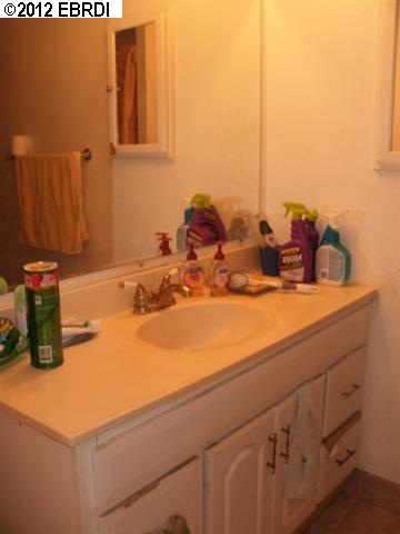 1835 8th Avenue, OAKLAND, California 94606, ,Comm Ri Multi-units 5+,For Sale,8th Avenue,40594076
