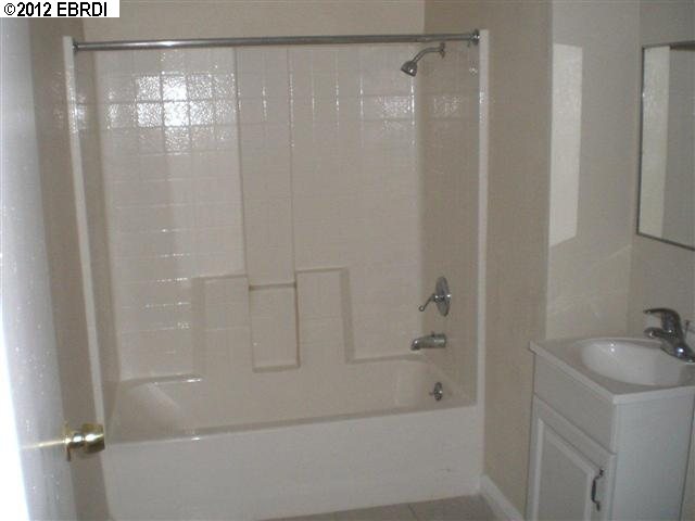 530 24TH ST, OAKLAND, California 94612-1722, ,Comm Ri Multi-units 5+,For Sale,24TH ST,40594449