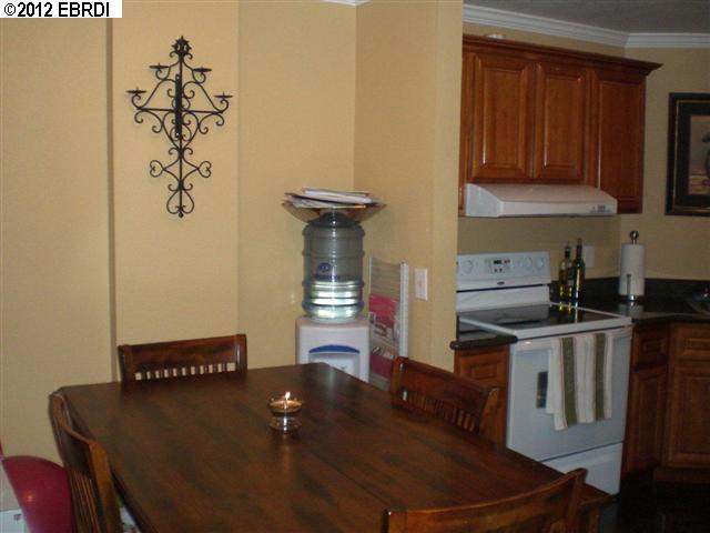 530 24TH ST, OAKLAND, California 94612-1722, ,Comm Ri Multi-units 5+,For Sale,24TH ST,40594449
