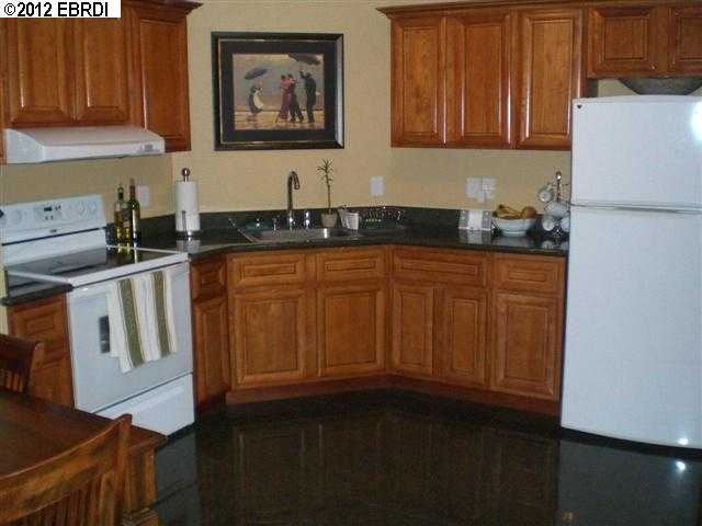 530 24TH ST, OAKLAND, California 94612-1722, ,Comm Ri Multi-units 5+,For Sale,24TH ST,40594449