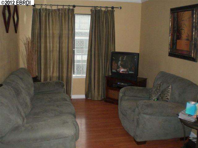 530 24TH ST, OAKLAND, California 94612-1722, ,Comm Ri Multi-units 5+,For Sale,24TH ST,40594449