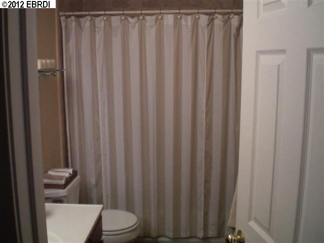 530 24TH ST, OAKLAND, California 94612-1722, ,Comm Ri Multi-units 5+,For Sale,24TH ST,40594449