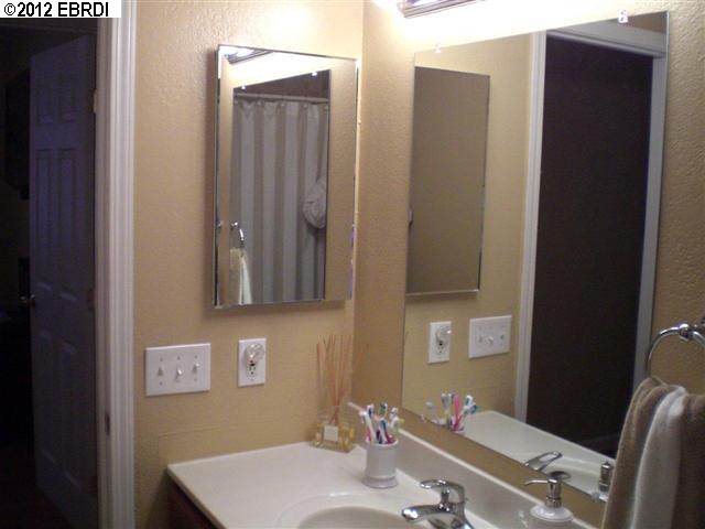 530 24TH ST, OAKLAND, California 94612-1722, ,Comm Ri Multi-units 5+,For Sale,24TH ST,40594449