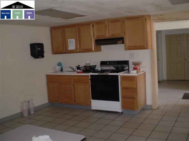 810 CHESTER ST, OAKLAND, California 94607-1924, ,Comm Ri Multi-units 5+,For Sale,CHESTER ST,40596197