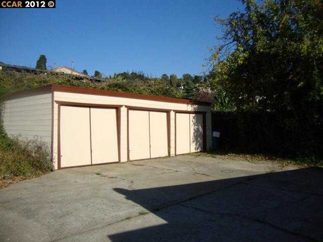 7022 LACEY AVE, OAKLAND, California 94605-2545, ,Comm Ri Multi-units 5+,For Sale,LACEY AVE,40596594