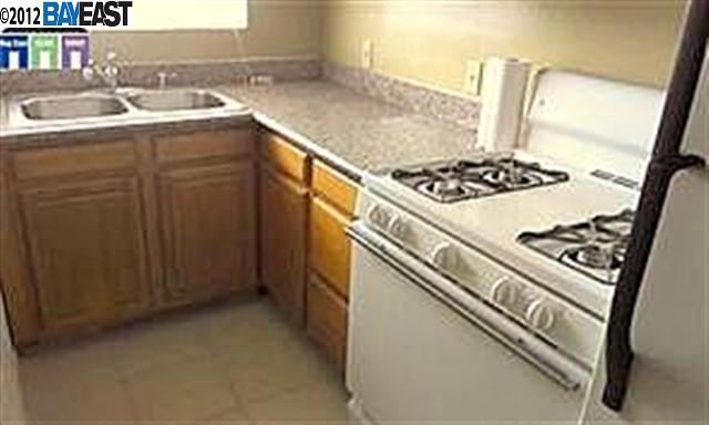 3111 SCHOOL ST, OAKLAND, California 94602-2836, ,Comm Ri Multi-units 5+,For Sale,SCHOOL ST,40596901