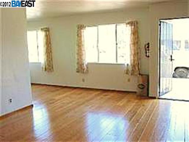 3111 SCHOOL ST, OAKLAND, California 94602-2836, ,Comm Ri Multi-units 5+,For Sale,SCHOOL ST,40596901