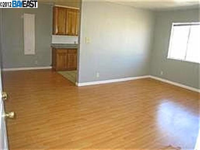 3111 SCHOOL ST, OAKLAND, California 94602-2836, ,Comm Ri Multi-units 5+,For Sale,SCHOOL ST,40596901