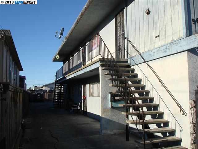 9693 CHERRY ST, OAKLAND, California 94603-2616, ,Comm Ri Multi-units 5+,For Sale,CHERRY ST,40600417