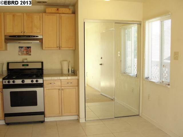 6387 DANA ST, OAKLAND, California 94609-1337, ,Comm Ri Multi-units 5+,For Sale,DANA ST,40602264