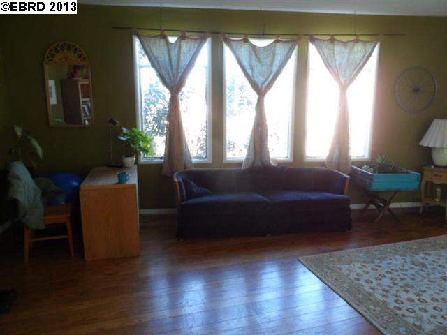 2415 7TH AVE, OAKLAND, California 94606-2023, ,Comm Ri Multi-units 5+,For Sale,7TH AVE,40605806