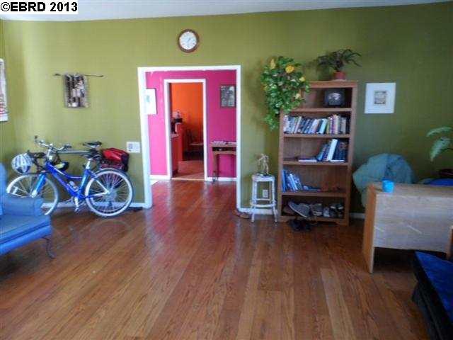 2415 7TH AVE, OAKLAND, California 94606-2023, ,Comm Ri Multi-units 5+,For Sale,7TH AVE,40605806