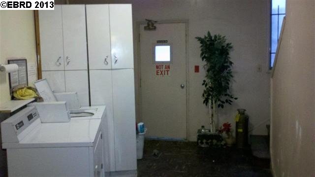 2415 7TH AVE, OAKLAND, California 94606-2023, ,Comm Ri Multi-units 5+,For Sale,7TH AVE,40605806