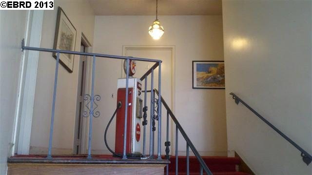 2415 7TH AVE, OAKLAND, California 94606-2023, ,Comm Ri Multi-units 5+,For Sale,7TH AVE,40605806
