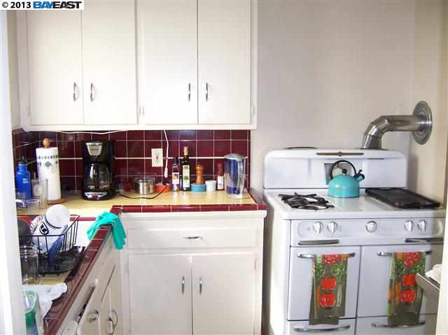 293 EUCLID AVE, OAKLAND, California 94610-3128, ,Comm Ri Multi-units 5+,For Sale,EUCLID AVE,40606469