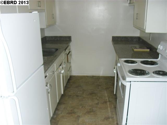 6840 MACARTHUR BLVD, OAKLAND, California 94605-2547, ,Comm Ri Multi-units 5+,For Sale,MACARTHUR BLVD,40607342