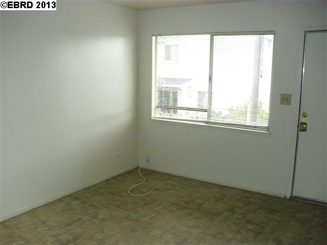 6840 MACARTHUR BLVD, OAKLAND, California 94605-2547, ,Comm Ri Multi-units 5+,For Sale,MACARTHUR BLVD,40607342