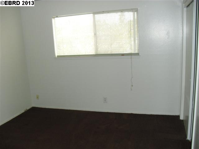 6840 MACARTHUR BLVD, OAKLAND, California 94605-2547, ,Comm Ri Multi-units 5+,For Sale,MACARTHUR BLVD,40607342