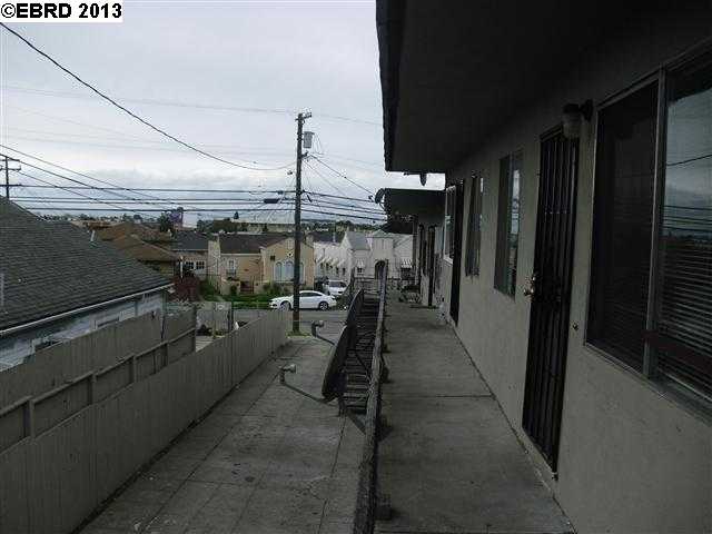 6840 MACARTHUR BLVD, OAKLAND, California 94605-2547, ,Comm Ri Multi-units 5+,For Sale,MACARTHUR BLVD,40607342