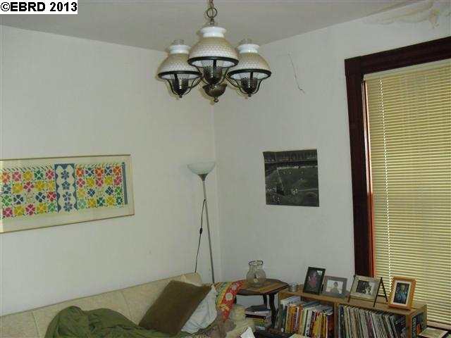 1374 32ND ST, OAKLAND, California 94602-1023, ,Comm Ri Multi-units 5+,For Sale,32ND ST,40608185