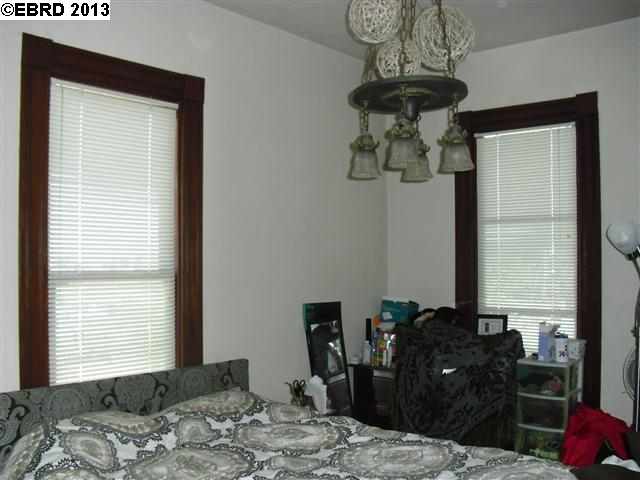 1374 32ND ST, OAKLAND, California 94602-1023, ,Comm Ri Multi-units 5+,For Sale,32ND ST,40608185