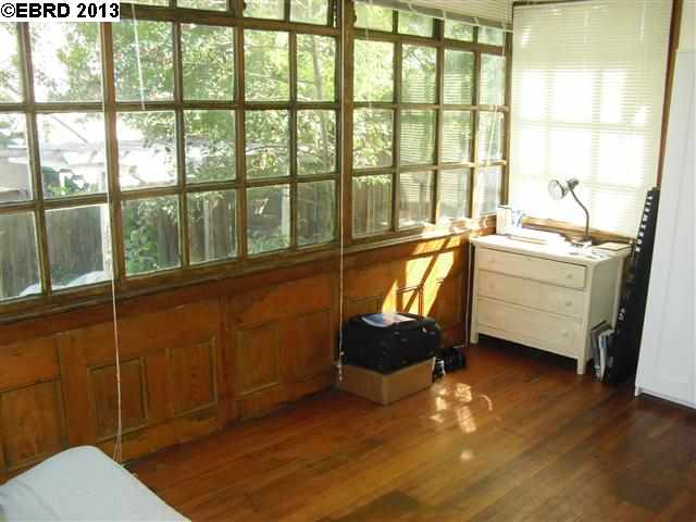 1374 32ND ST, OAKLAND, California 94602-1023, ,Comm Ri Multi-units 5+,For Sale,32ND ST,40608185