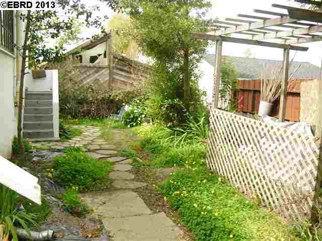 1374 32ND ST, OAKLAND, California 94602-1023, ,Comm Ri Multi-units 5+,For Sale,32ND ST,40608185