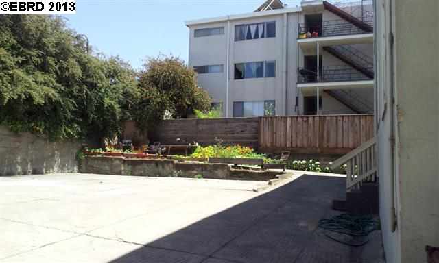 924 20TH ST, OAKLAND, California 94606-2674, ,Comm Ri Multi-units 5+,For Sale,20TH ST,40608644