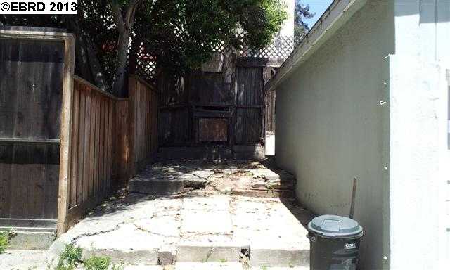 924 20TH ST, OAKLAND, California 94606-2674, ,Comm Ri Multi-units 5+,For Sale,20TH ST,40608644