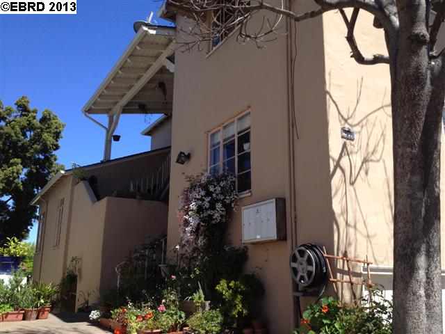 2301 IVY DR, OAKLAND, California 94606-2063, ,Comm Ri Multi-units 5+,For Sale,IVY DR,40610939