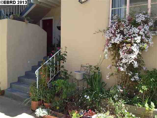 2301 IVY DR, OAKLAND, California 94606-2063, ,Comm Ri Multi-units 5+,For Sale,IVY DR,40610939