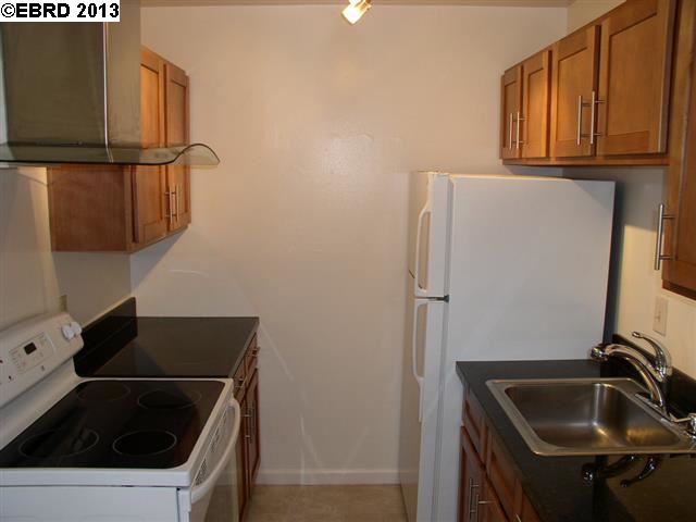 200 E. 15th St., OAKLAND, California 94606, ,Comm Ri Multi-units 5+,For Sale,E. 15th St.,40614303