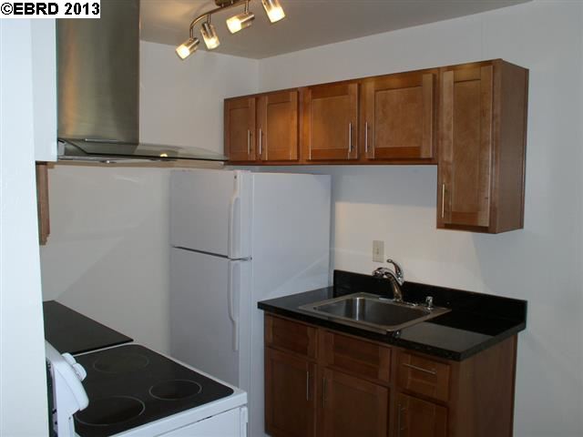 200 E. 15th St., OAKLAND, California 94606, ,Comm Ri Multi-units 5+,For Sale,E. 15th St.,40614303