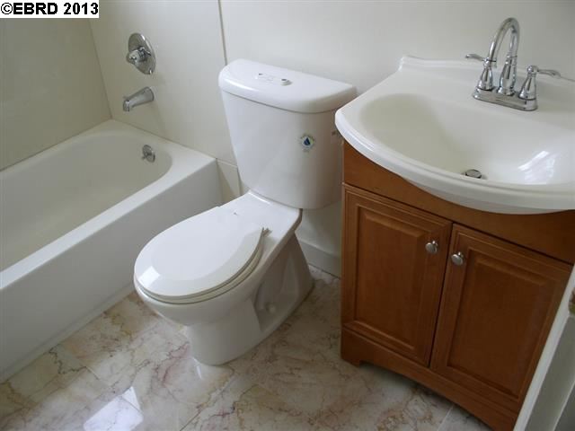 200 E. 15th St., OAKLAND, California 94606, ,Comm Ri Multi-units 5+,For Sale,E. 15th St.,40614303
