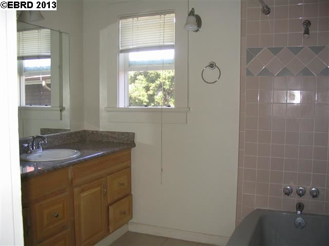 244 29TH ST, OAKLAND, California 94611-5915, ,Comm Ri Multi-units 5+,For Sale,29TH ST,40616454