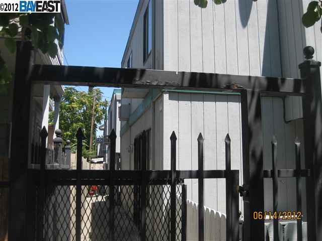 1030 San Joaquin Street, STOCKTON, California 95202, ,Comm Ri Multi-units 5+,For Sale,San Joaquin Street,40616675