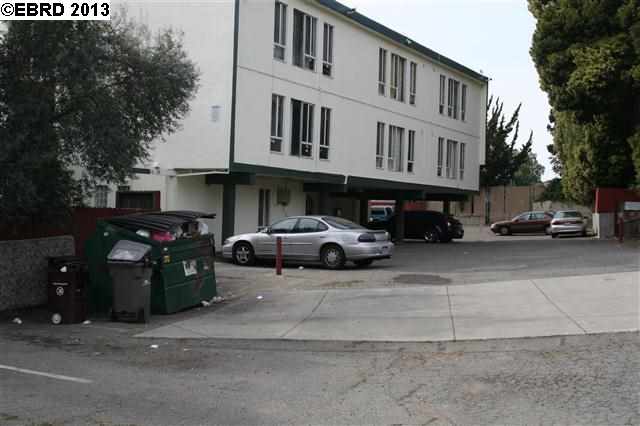 7036 MacArthur Blvd, OAKLAND, California 94605, ,Comm Ri Multi-units 5+,For Sale,MacArthur Blvd,40619013