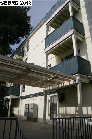 7036 MacArthur Blvd, OAKLAND, California 94605, ,Comm Ri Multi-units 5+,For Sale,MacArthur Blvd,40619013