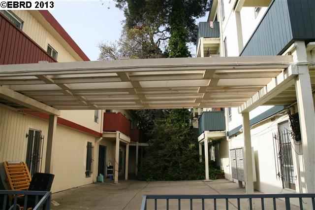 7036 MacArthur Blvd, OAKLAND, California 94605, ,Comm Ri Multi-units 5+,For Sale,MacArthur Blvd,40619013