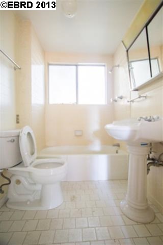 842 CEDAR ST, ALAMEDA, California 94501-5216, ,Comm Ri Multi-units 5+,For Sale,CEDAR ST,40622612