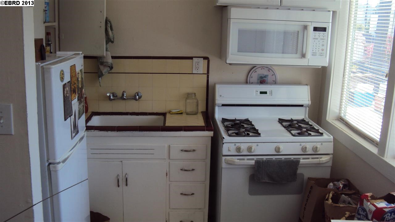 221 Escobar St., MARTINEZ, California 94553, ,Comm Ri Multi-units 5+,For Sale,Escobar St.,40624445