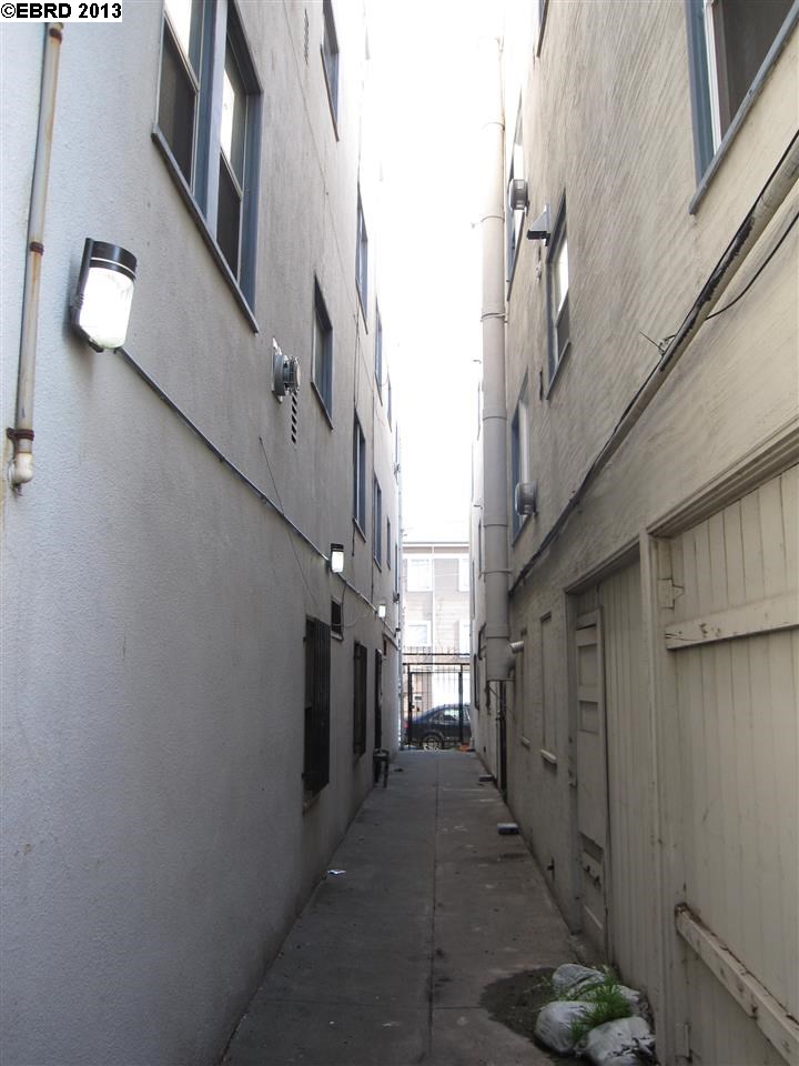 1809 FILBERT ST, OAKLAND, California 94607-2880, ,Comm Ri Multi-units 5+,For Sale,FILBERT ST,40624868