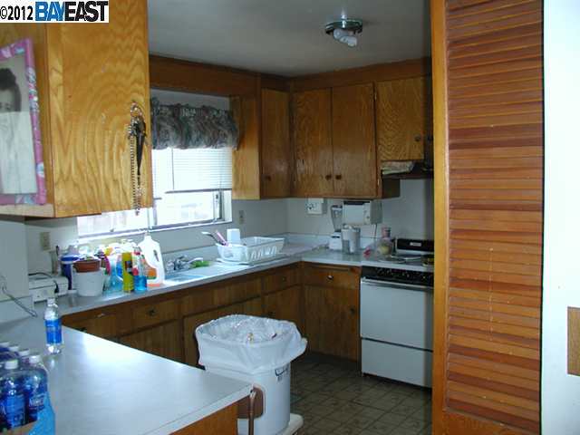 489 WILLOW AVE, HAYWARD, California 94541-2468, ,Comm Ri Multi-units 5+,For Sale,WILLOW AVE,40628409