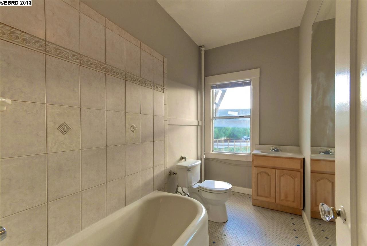 1804 62ND ST, BERKELEY, California 94703-2703, ,Comm Ri Multi-units 5+,For Sale,62ND ST,40629586