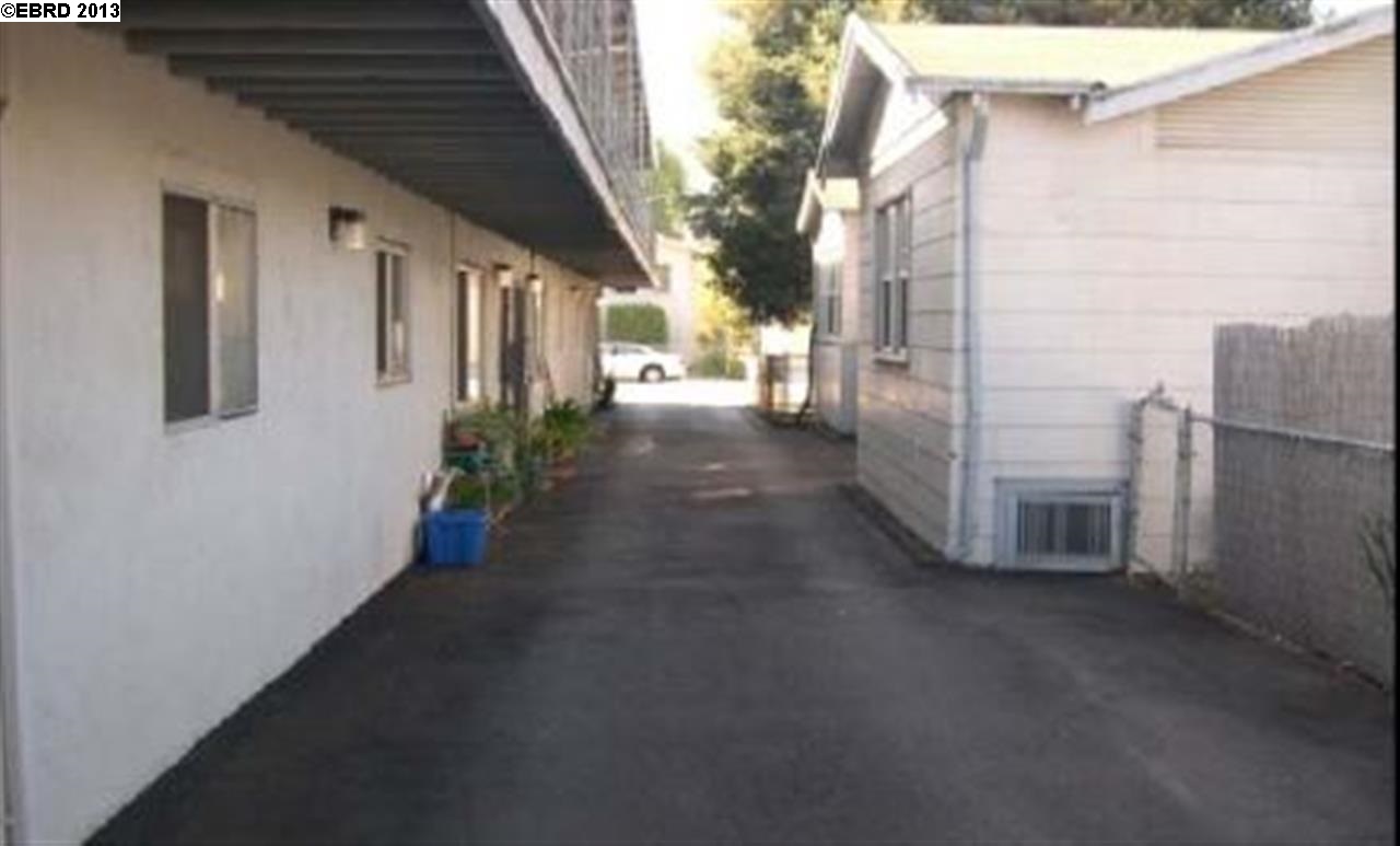 1277 Hearst Ave, BERKELEY, California 94702-1443, ,Comm Ri Multi-units 5+,For Sale,Hearst Ave,40633577
